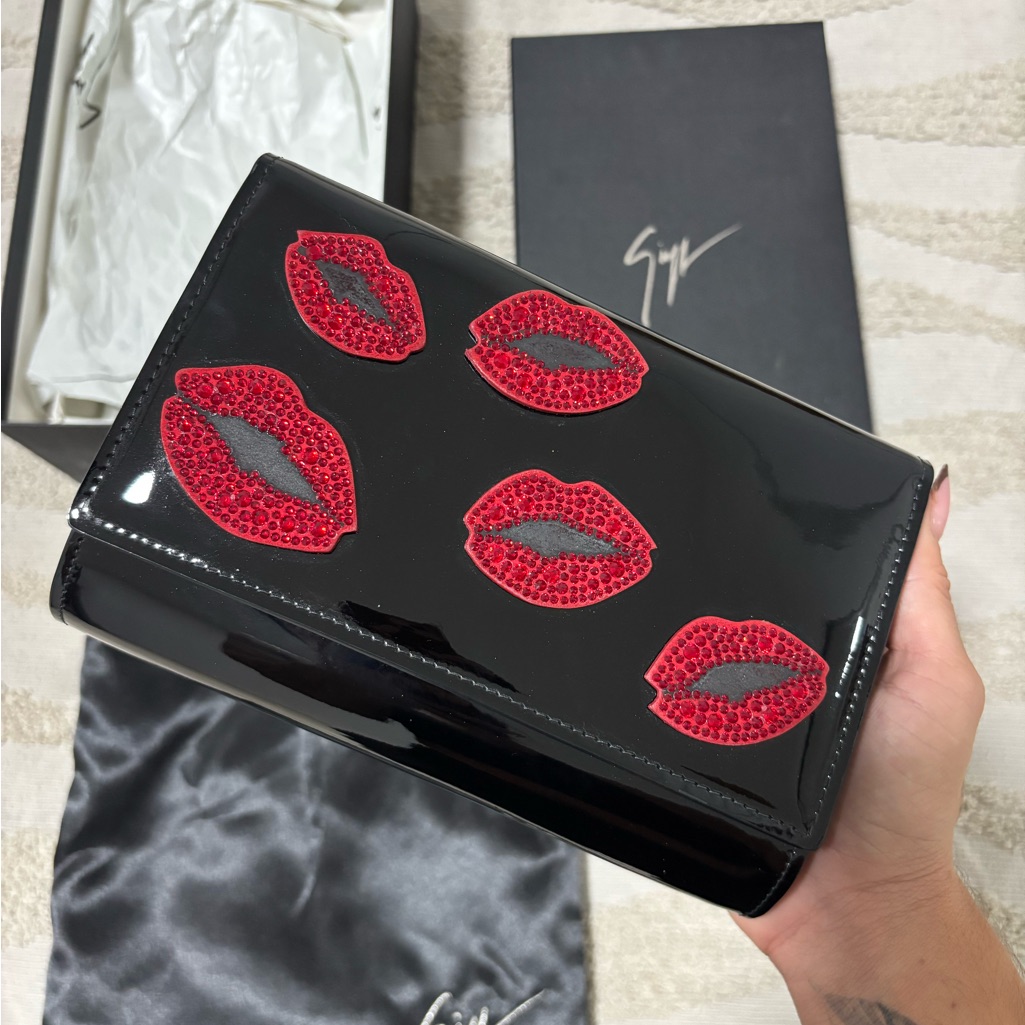 Giuseppe Zanotti Cleopatra Lip Clutch